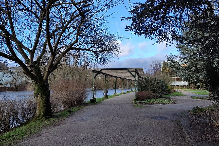 Lenneradweg am Lennebad Hohenlimburg bei Hochwasser